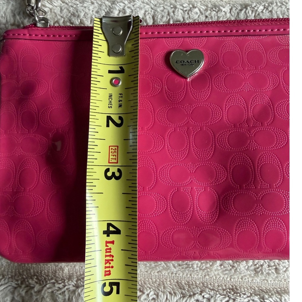 Coach Hot Pink Patent Leather Signature C Heart Wristlet Pouch Bag - Picture 6 of 6